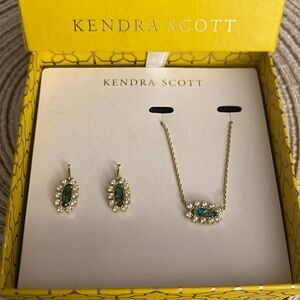 Kendra Scott Emma Framed Gold/Green Necklace Set with CZ stones New ***